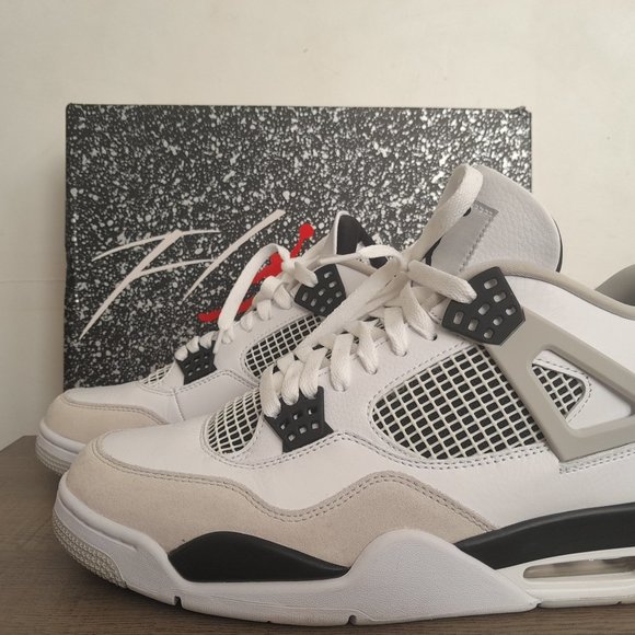Air Jordan 4 Retro main image 7